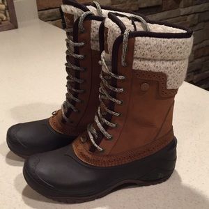 Adorable North-face ankle boots